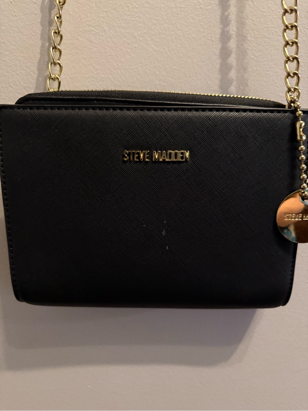 Steve Madden Black Crossbody Wallet Purse Gold Chain - Picture 2 of 6